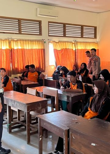 Polres Rembang Kenalkan Teknologi AI kepada Pelajar SMA Negeri 2 Rembang, Dorong Generasi Muda Melek Digital