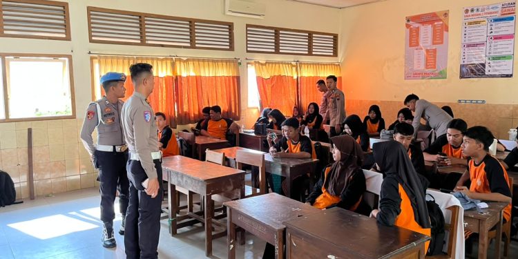 Polres Rembang Kenalkan Teknologi AI kepada Pelajar SMA Negeri 2 Rembang, Dorong Generasi Muda Melek Digital