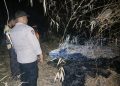 Polsek Lasem Bersama Damkar dan Masyarakat Padamkan Kebakaran Lahan di Desa Selopuro
