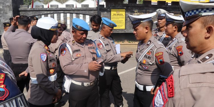 Bidpropam Polda Jateng beserta Propam Polres Rembang Melaksanakan Gaktibplin di Polres Rembang