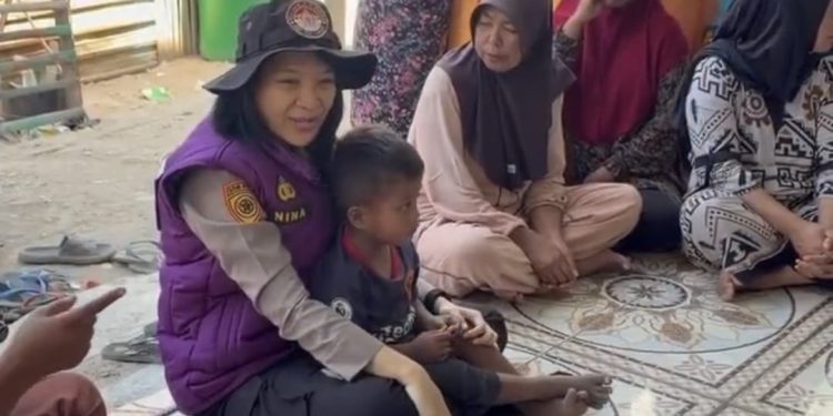 Dua Hari Menemani Warga Manggarai Barat, Tim Trauma Healing Polda Jateng Bantu Pulihkan Kekuatan Psikologis Warga Terdampar Gempa