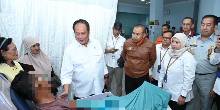 Dirut Jasa Raharja Dampingi Wamenhub Tinjau Penanganan Korban KM Mutiara Sentosa II di RS PHC Surabaya